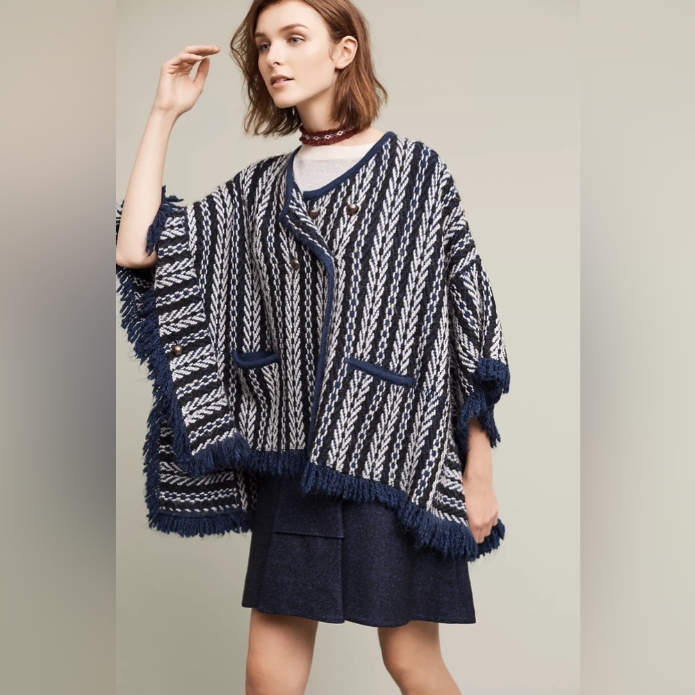 Sleeping on Snow Tajo Jacquard Poncho